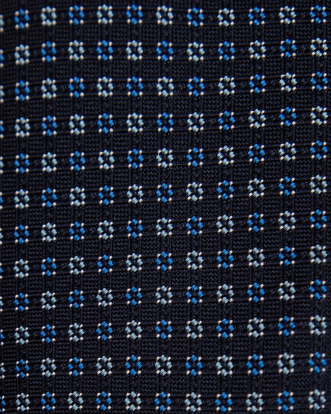 Cravatta Blu con Microquadri Azzurri