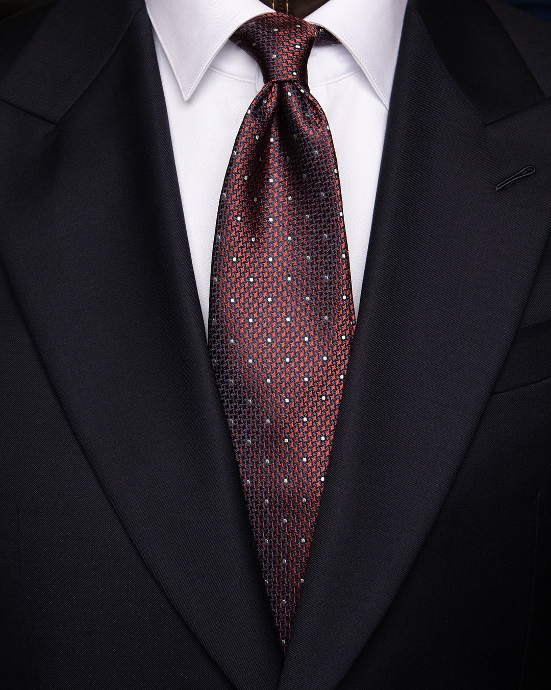 Elegant Blue Tie with Bordeaux Diamonds