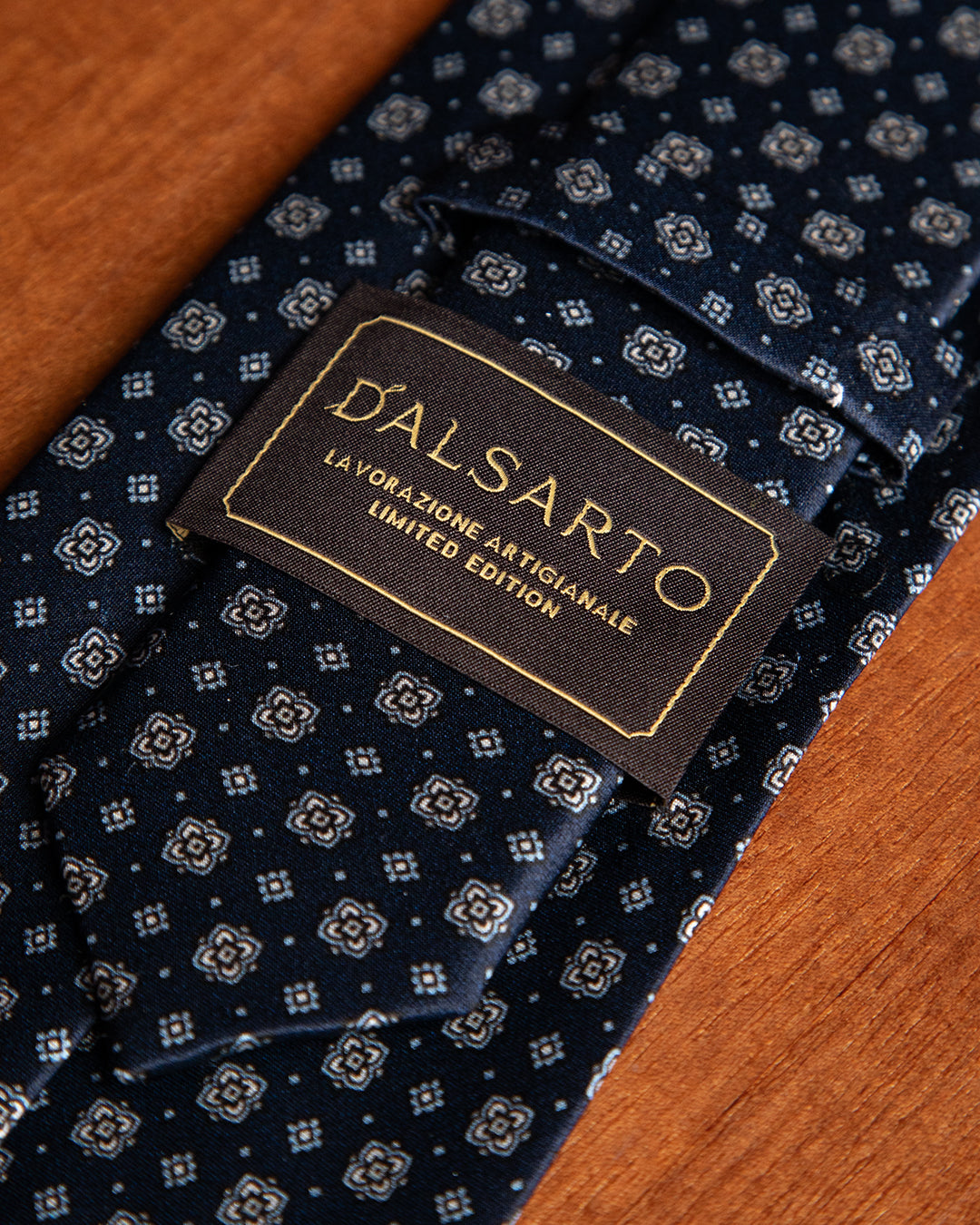 Cravatta Blu Scuro con Microfantasia