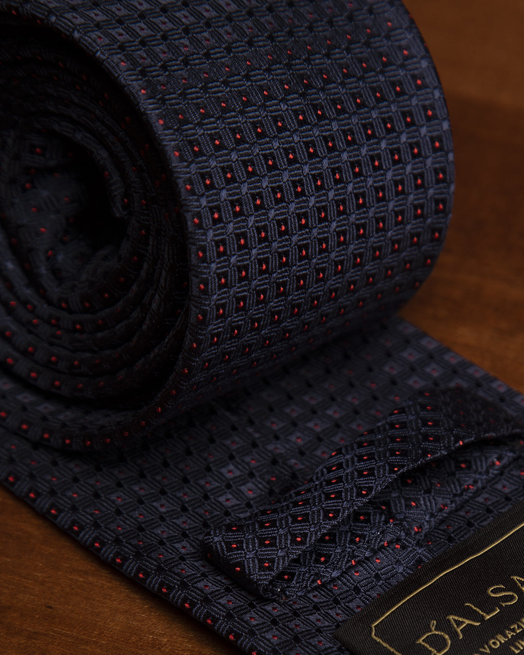 Cravatta Jacquard Blu Notte Con Griglia Blu Notte E Puntini Rossi