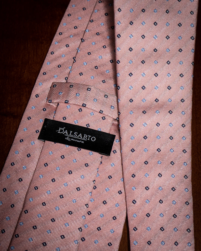 Cravatta Rosa Chiaro con Quadri