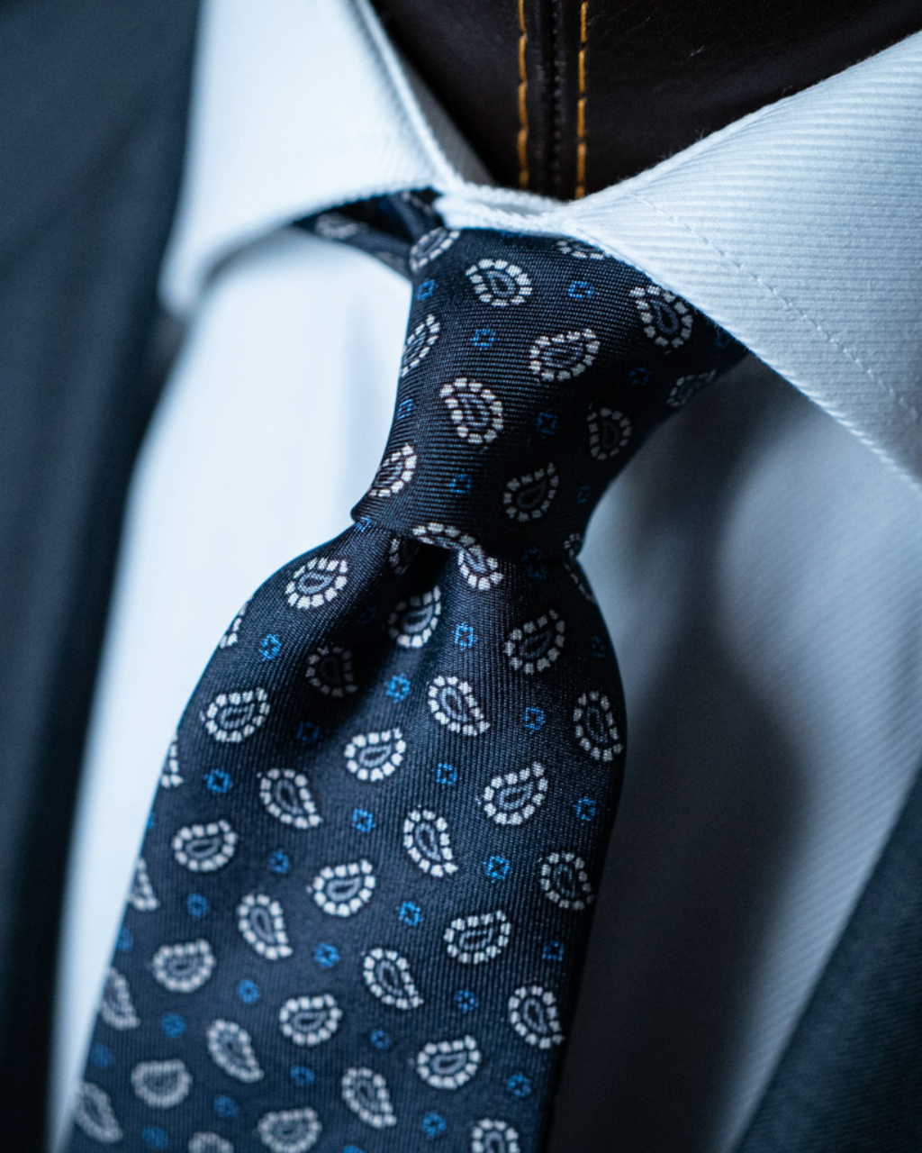 Agostino Midnight Blue Tie with Gray Pattern