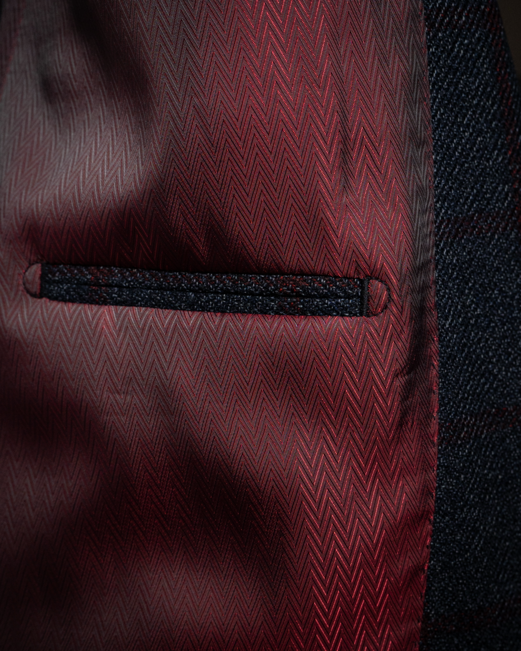 Giacca Casual Blu con Quadri Rossi